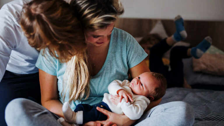 La nueva tendencia en la que los millennials eligen a sus amigos como donantes de esperma