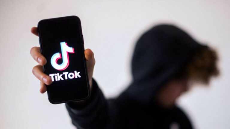 “TikTok tics”: El trastorno en niños y jóvenes que no debería hacerse viral