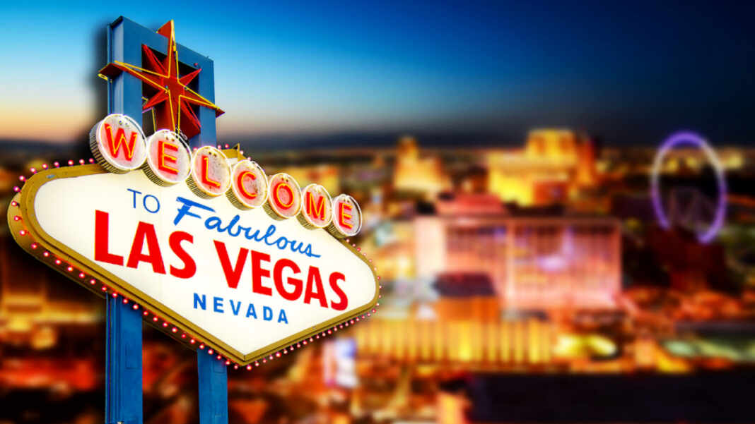qué hacer en Las Vegas en 48 horas, letrero de bienvenida de noche