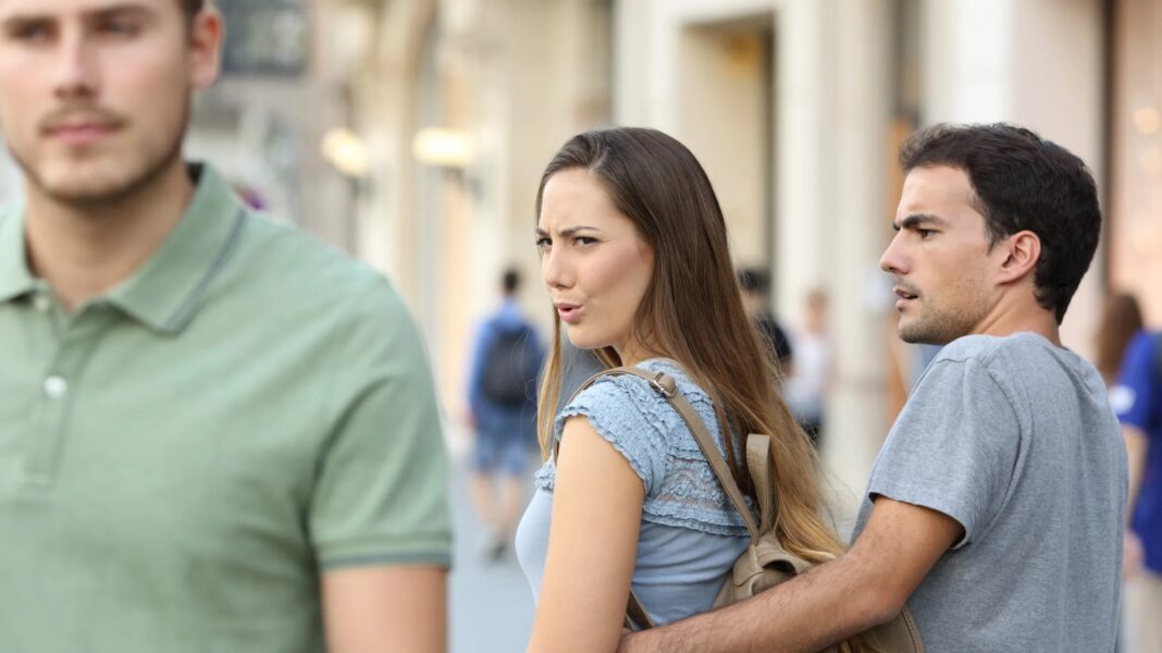 la mayoría de mujeres tienen una pareja de reemplazo o plan b por si terminan su relación actual