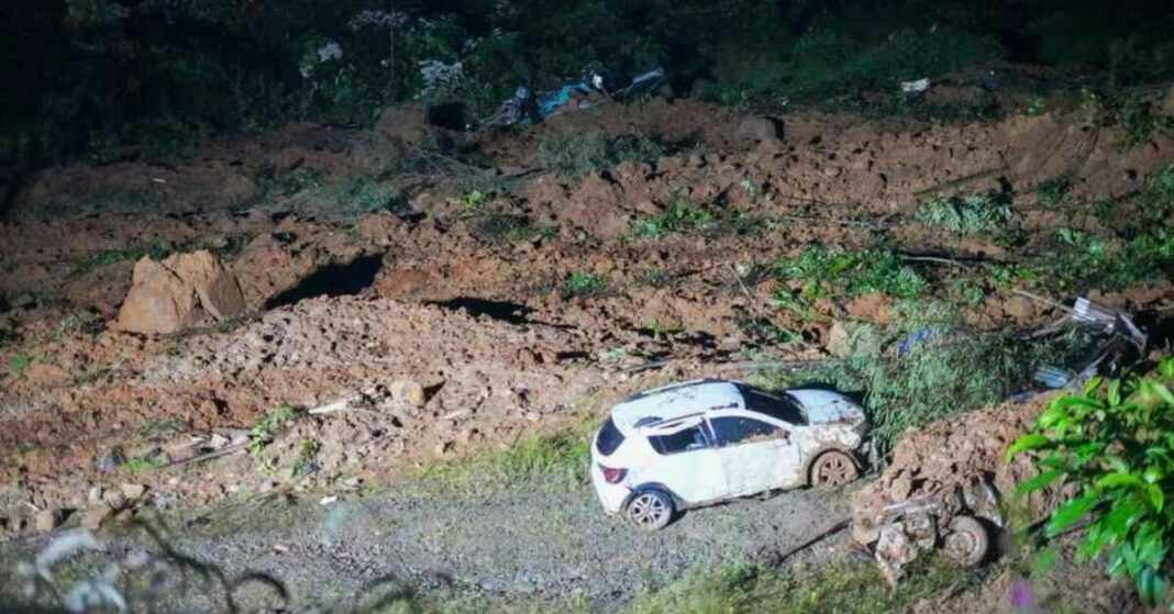 derrumbe vía quibdó medellín