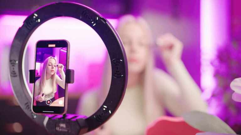 Los influencers de TikTok les piden a sus seguidores migrar a otras redes sociales tras la posible prohibición de la app desde el 19 de enero en Estados Unidos