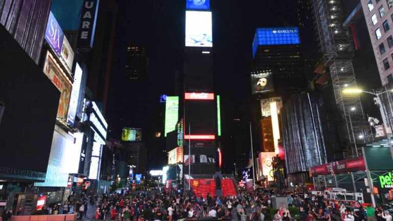 Esta sería la razón por la que las pantallas del Times Square estarían apagadas durante seis meses