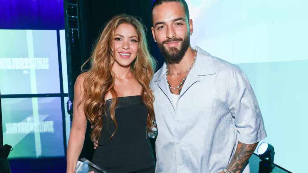 Shakira y Maluma posan juntos en un evento