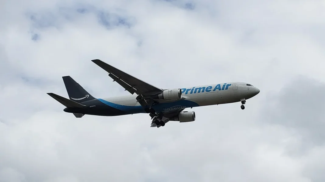 El Boeing 767 de Amazon Air con matrícula N1997A, operado por 21 Air, en aproximación al aeropuerto de Miami antes del accidente