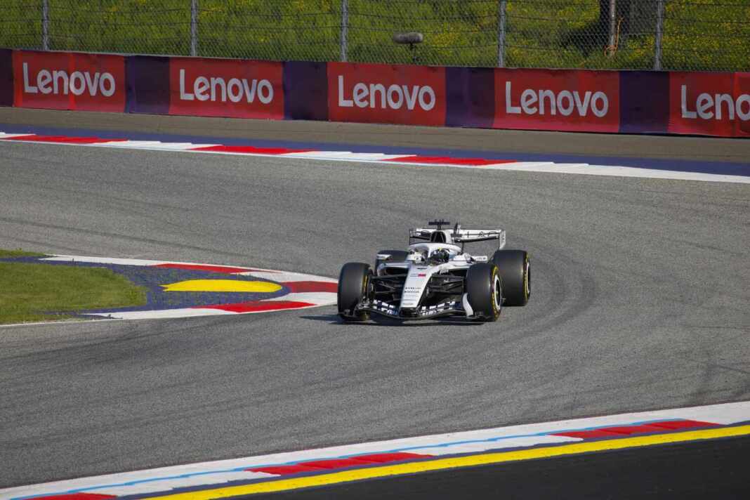 El Cadillac de Checo Pérez en el circuito de Austria durante la temporada 2026