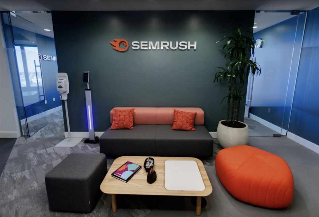 Logo de Semrush, que ofrece cursos de Semrush gratis de SEO con certificado