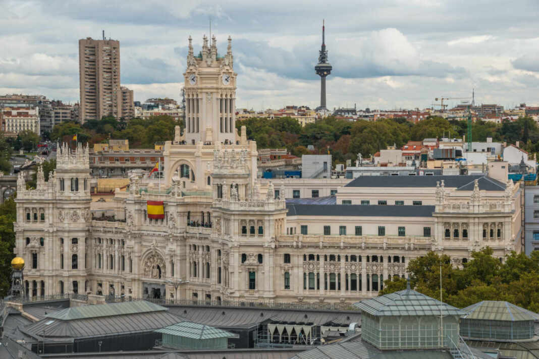 Palacio de Cibeles en Madrid, sede de la azotea con vista a la plaza