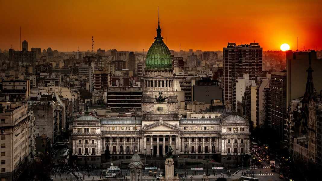 Congreso de la Nación Argentina, donde se discute el proyecto de empresas sin humanos