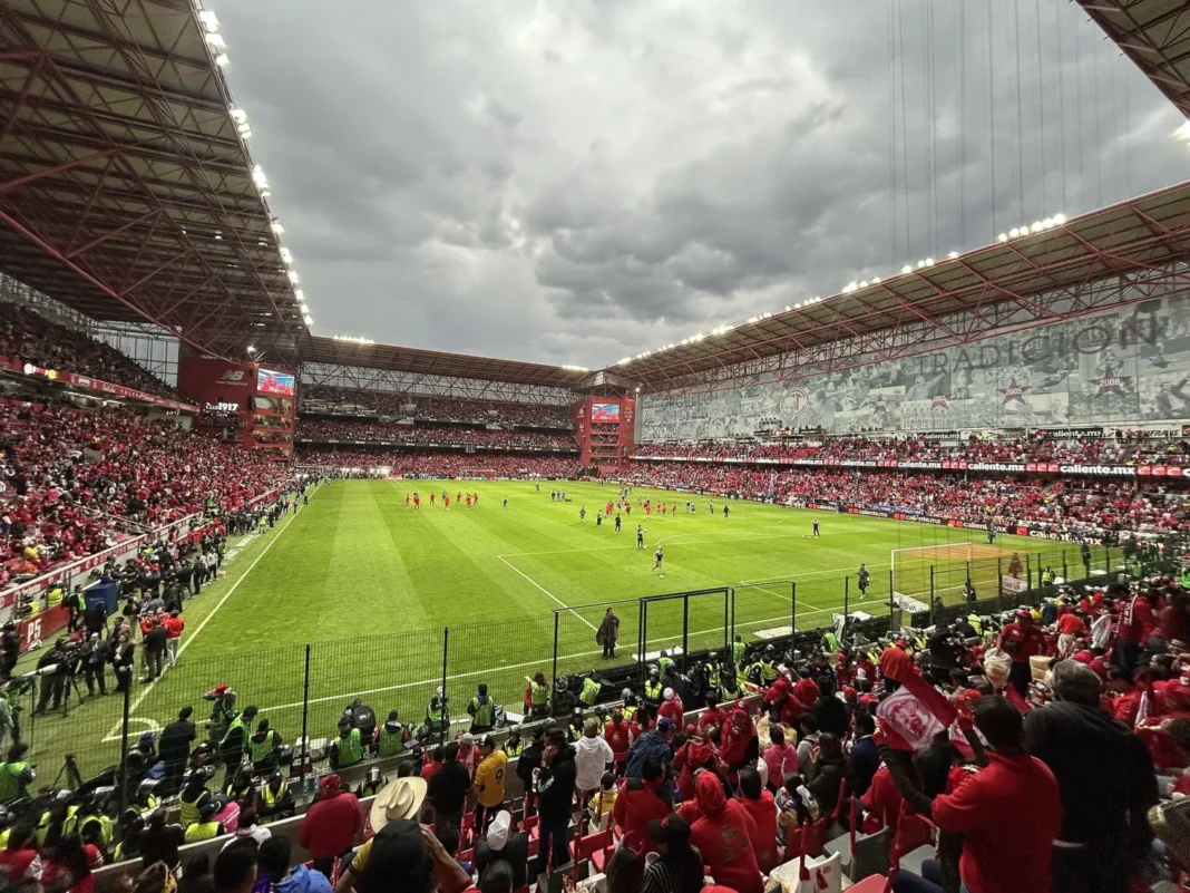 Afición del Toluca en el estadio Nemesio Díez, el club que ganó la Leagues Cup 2026