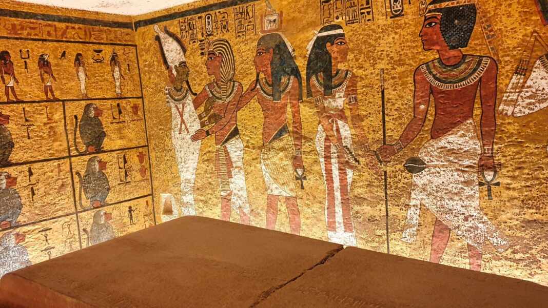 Pinturas de la cámara funeraria en la tumba de Tutankamón, en el Valle de los Reyes