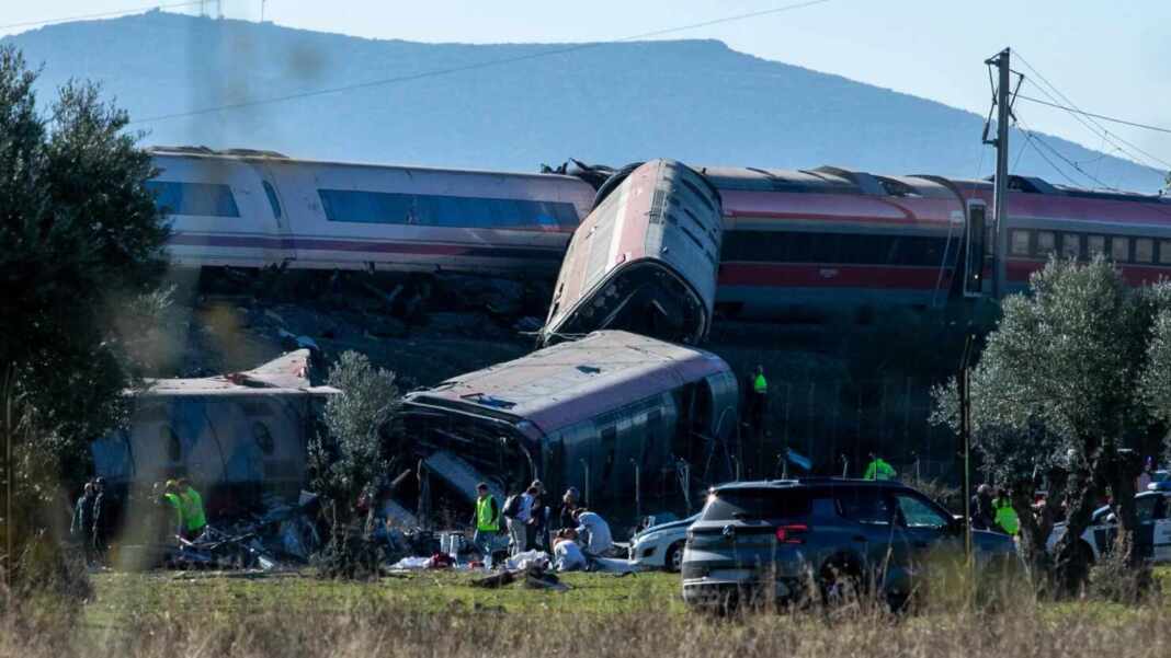 Choque de trenes en Toledo: vagones descarrilados en Urda con equipos de emergencia