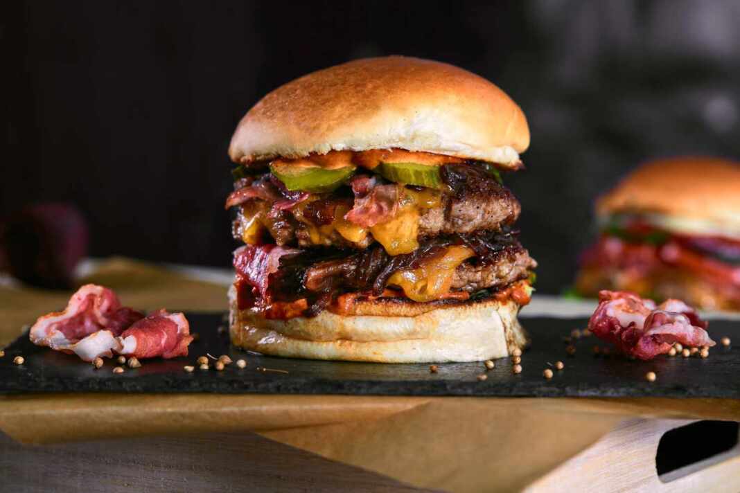 Hamburguesa de la guía de las mejores hamburguesas de Medellín de QPASA Recomienda