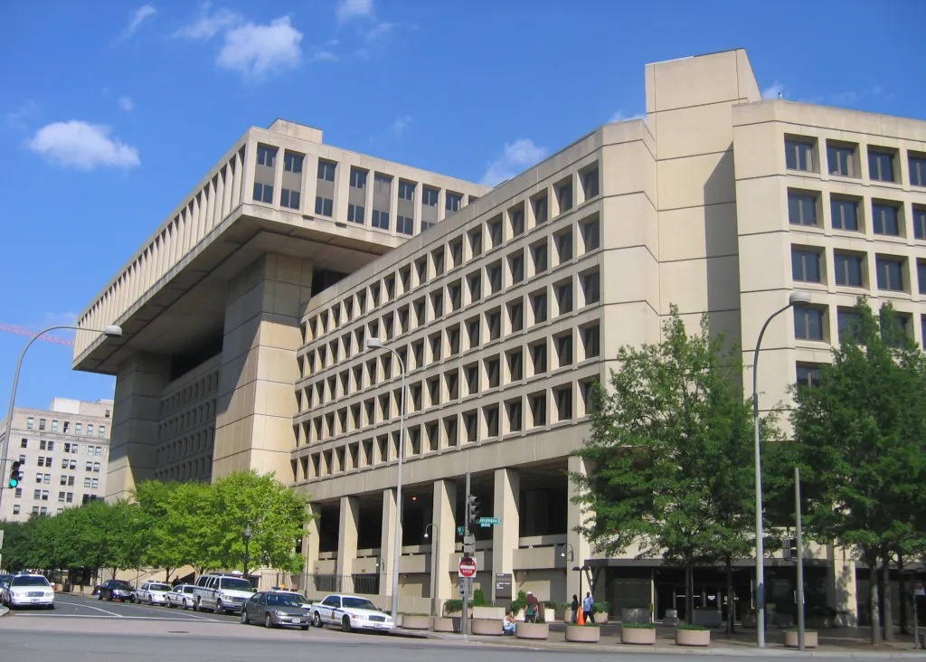 Sede del FBI en Washington D. C., la agencia que investiga las cartas sospechosas