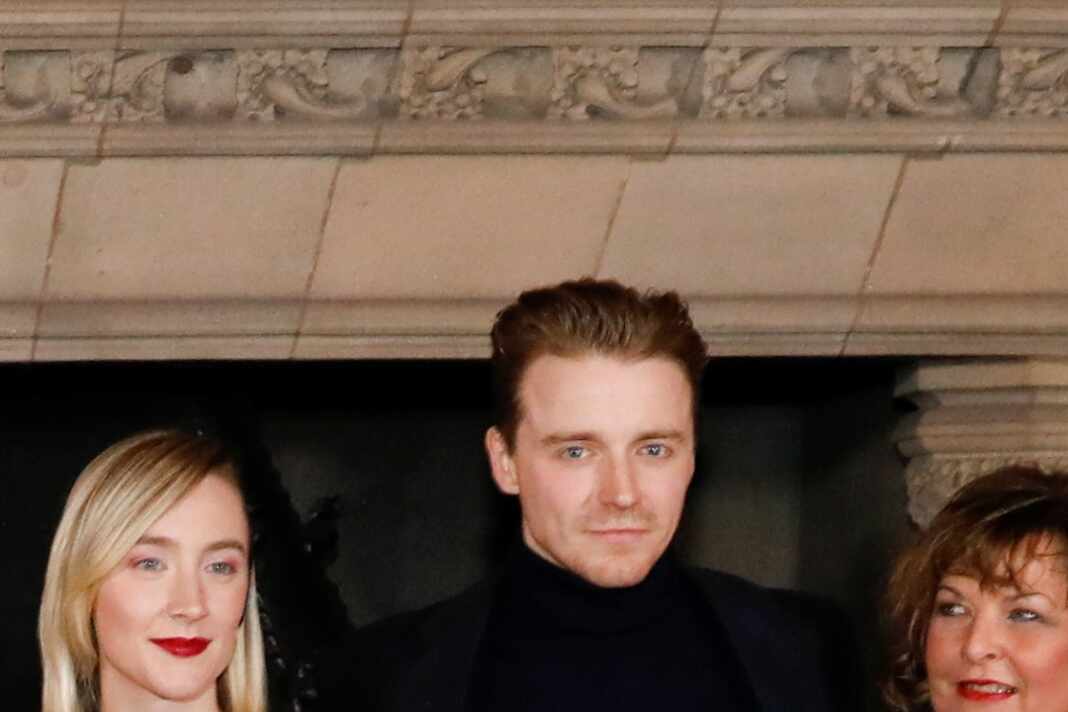 Jack Lowden, finalista para ser el nuevo James Bond, junto a Saoirse Ronan