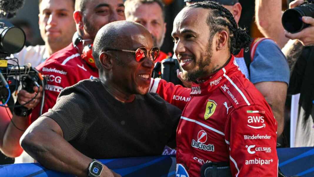 Lewis Hamilton con su padre, Anthony Hamilton, en el paddock de la Fórmula 1