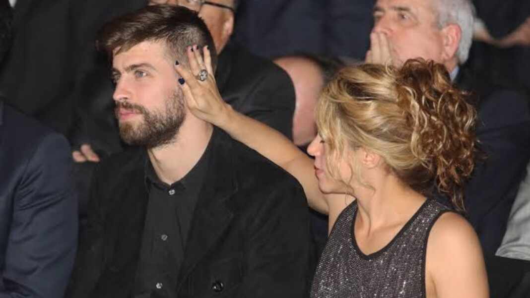 Shakira y Gerard Piqué durante un evento público