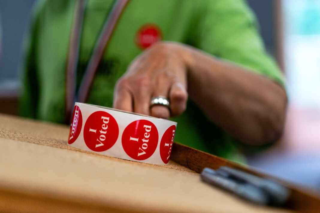 Calcomanías I Voted, símbolo de las elecciones en las que los votantes latinos pueden ser decisivos